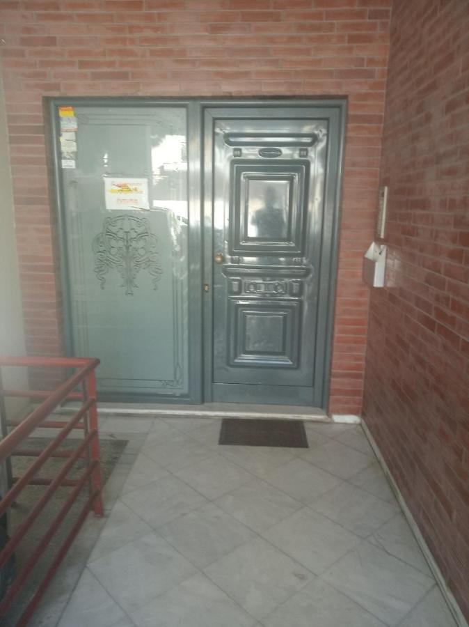 Elias Appartment Volos Bagian luar foto
